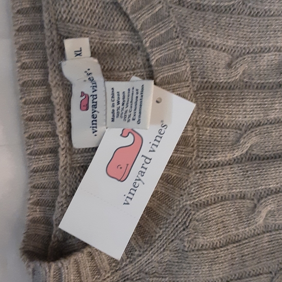 NWT Vineyard Vines Grey Cable Knit Crewnek Sweater - Picture 5 of 5
